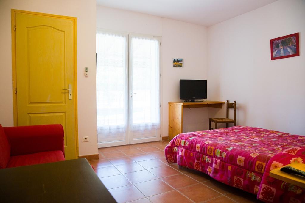 Appartements " Le Clos De La Cerisaie" كاستيون-دو-غارد المظهر الخارجي الصورة