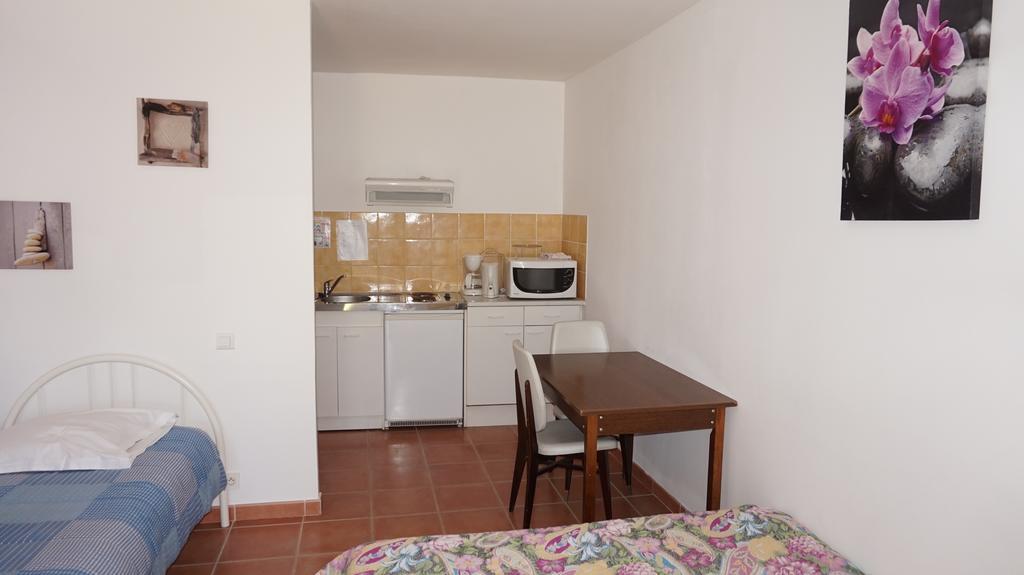Appartements " Le Clos De La Cerisaie" كاستيون-دو-غارد المظهر الخارجي الصورة